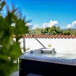 Four Bedroom With Hot Tub *