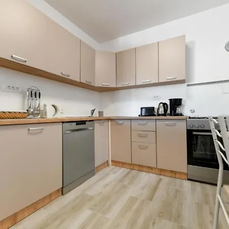 Four Bedroom With Hot Tub Dom wakacyjny *